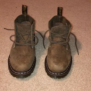 Size 10 MENs casual AirWair shoes